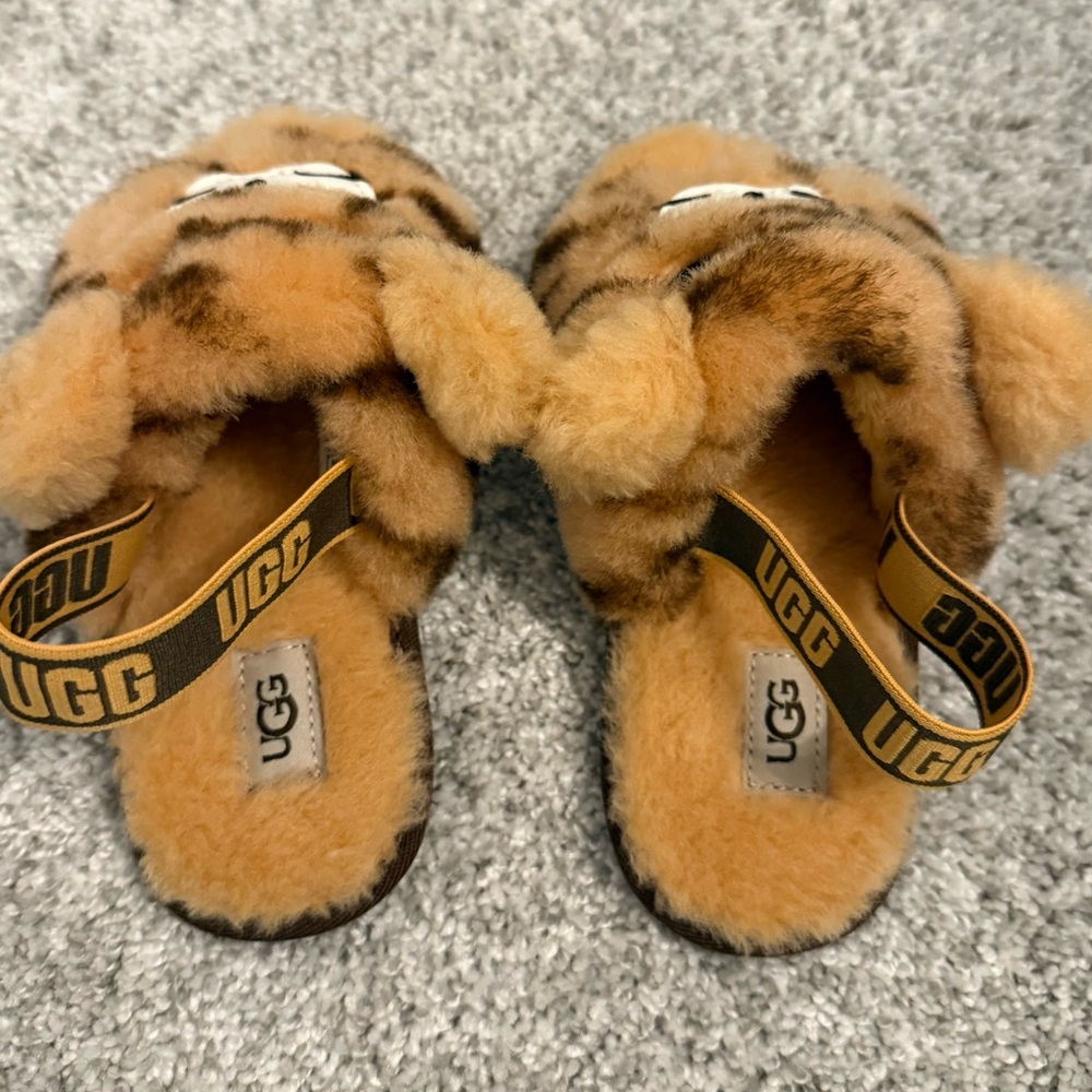 UGG Kids Slippers in Brown and Tan